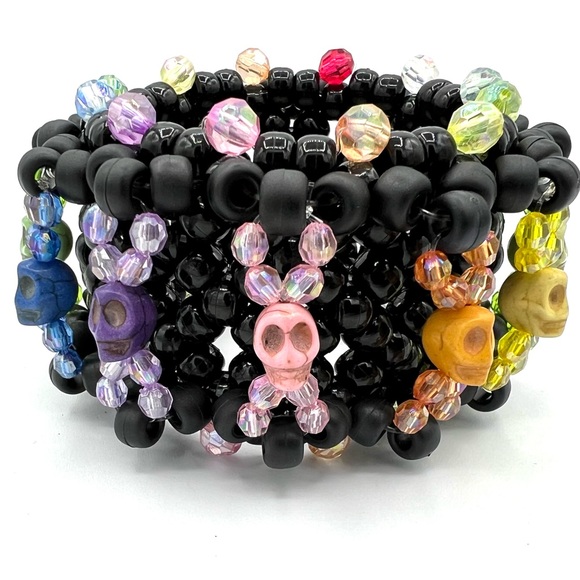 ❌SOLD❌💀☠️”Day of the Dead Sugar Skulls” Cuff - Picture 4 of 12